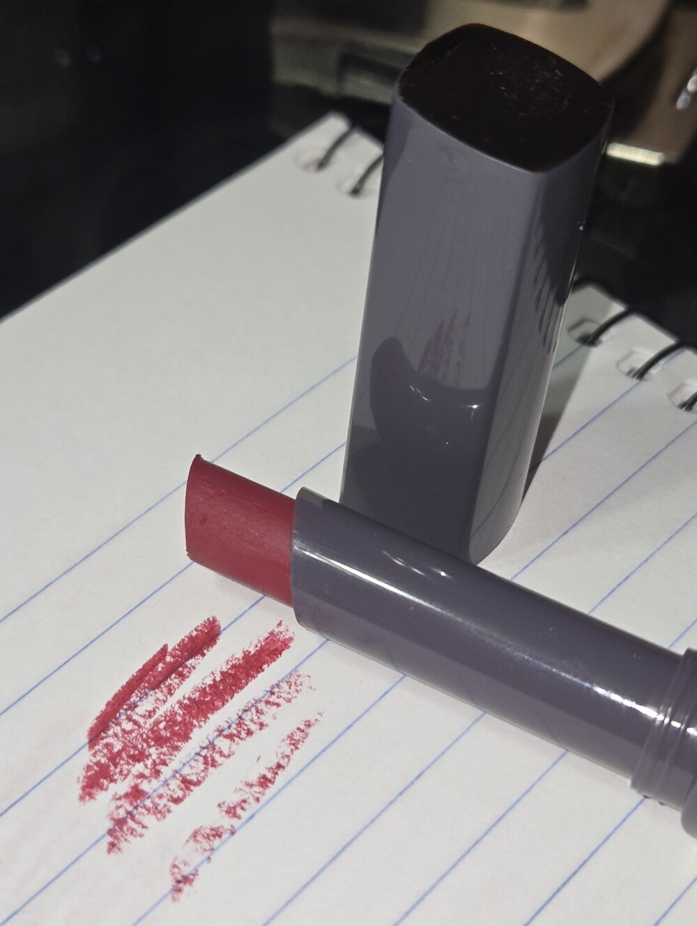 Loreal Colour Endure Stay On Lipstick Hearts Passionate Plum #715 NEW